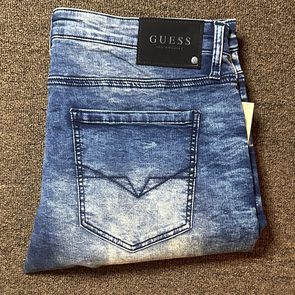 GUESS New Men's Faded Blue Slim Jeans size 38x32 - Picture 10 of 11